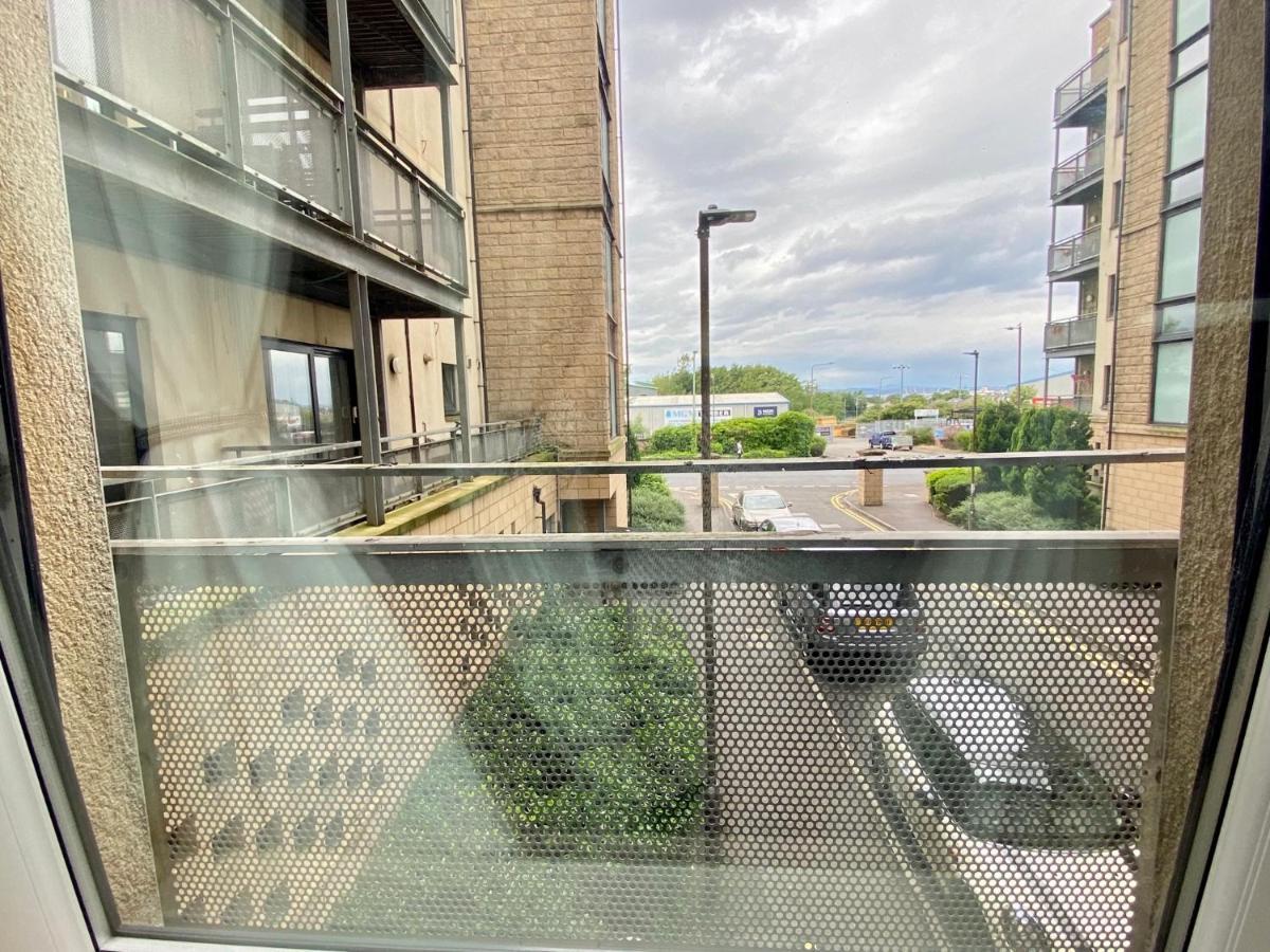 Lovely Double Room With Private Bathroom And Double Room With Shared Toilet & Parking Free Edinburgh Exterior photo